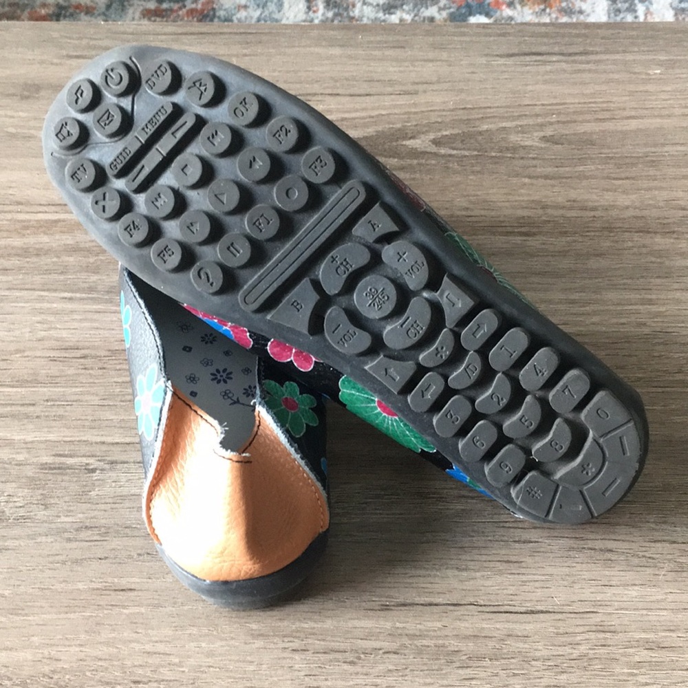 Comfortable floral leather women’s loafers - Picture 5 of 7